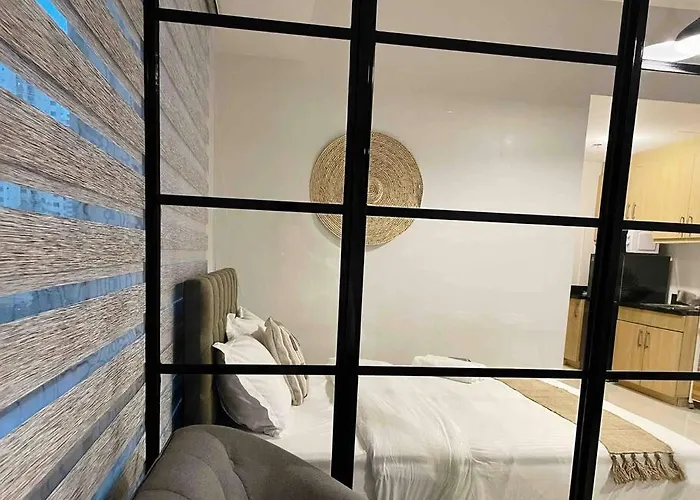 Gora In Avant Bgc Parking With Fee Apartment *